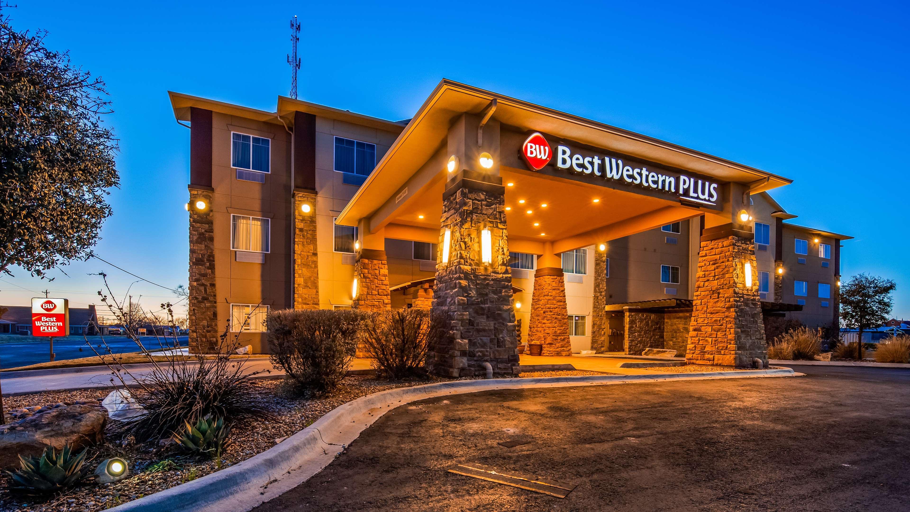 Best Western Plus Seminole Hotel & Suites Exterior photo